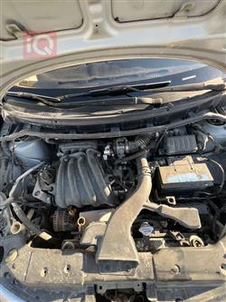 نيسان فيرسا